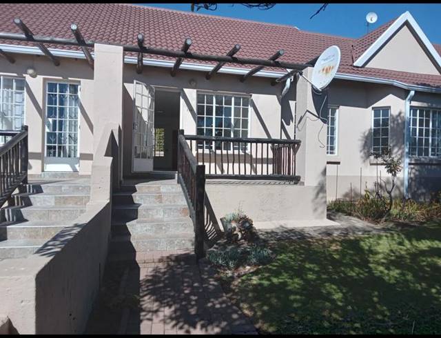 2 BEDROOM TOWNHOUSE FOR SALE IN EDEN GLEN
